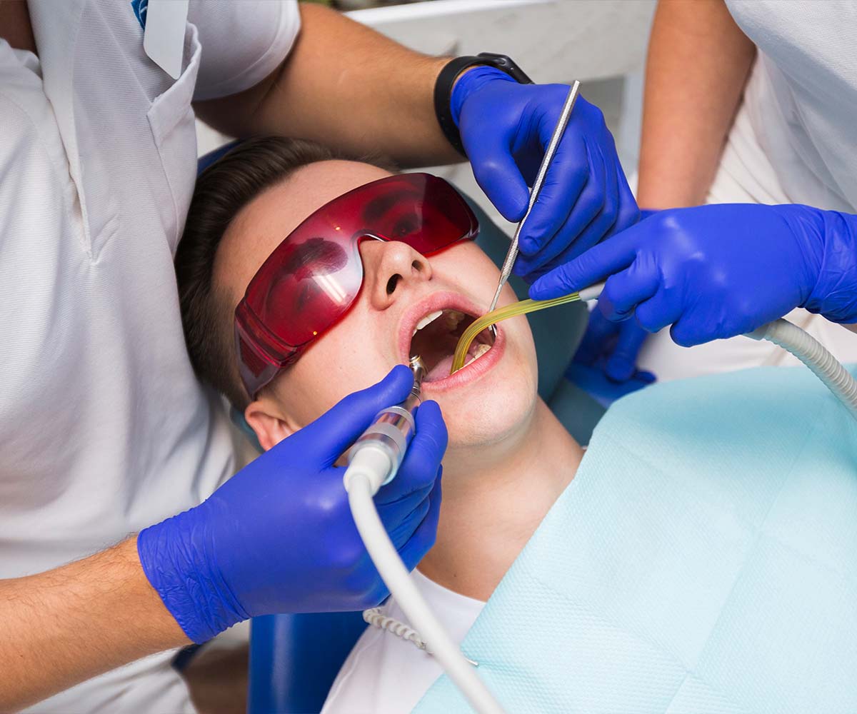 teeth-cleaning-in-dubai-uae